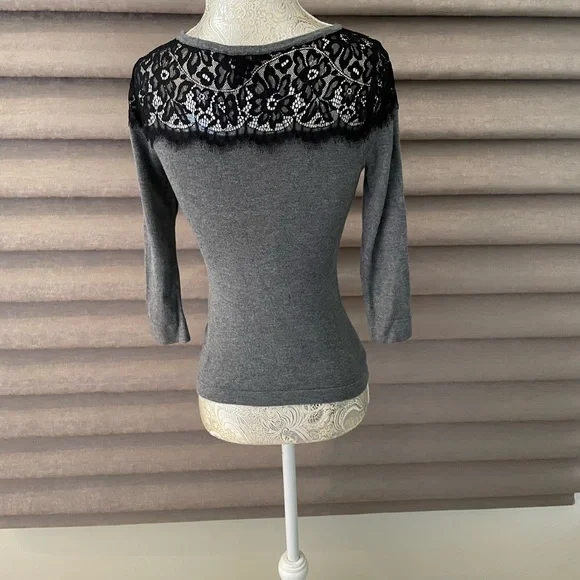 Express Sweater Gray Black Lace Trim 3/4 Sleeve Size XS - Picture 6 of 12
